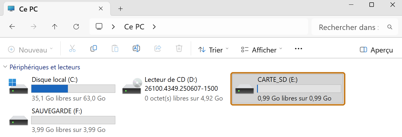 La fenêtre Ce PC avec la carte mémoire CARTE_SD (E:) mise en évidence